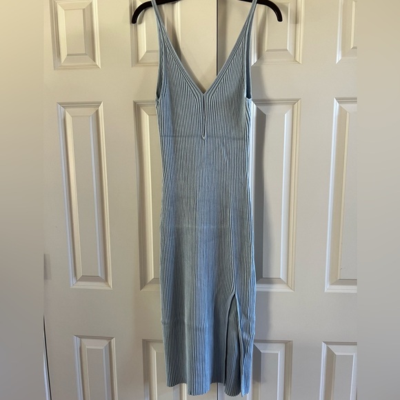Abercrombie & Fitch Dresses & Skirts - Abercrombie & Fitch Women’s Light Blue V-Neck Ribbed Dress Size XLarge